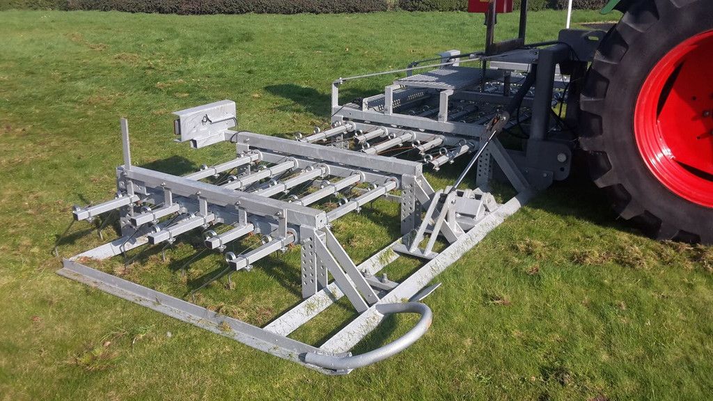 Graslandverzorgingsmachine meadow aerator