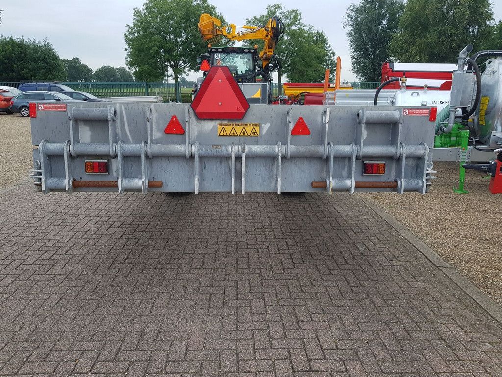 Mobiele Aagomac slootbrug car transporter trailer