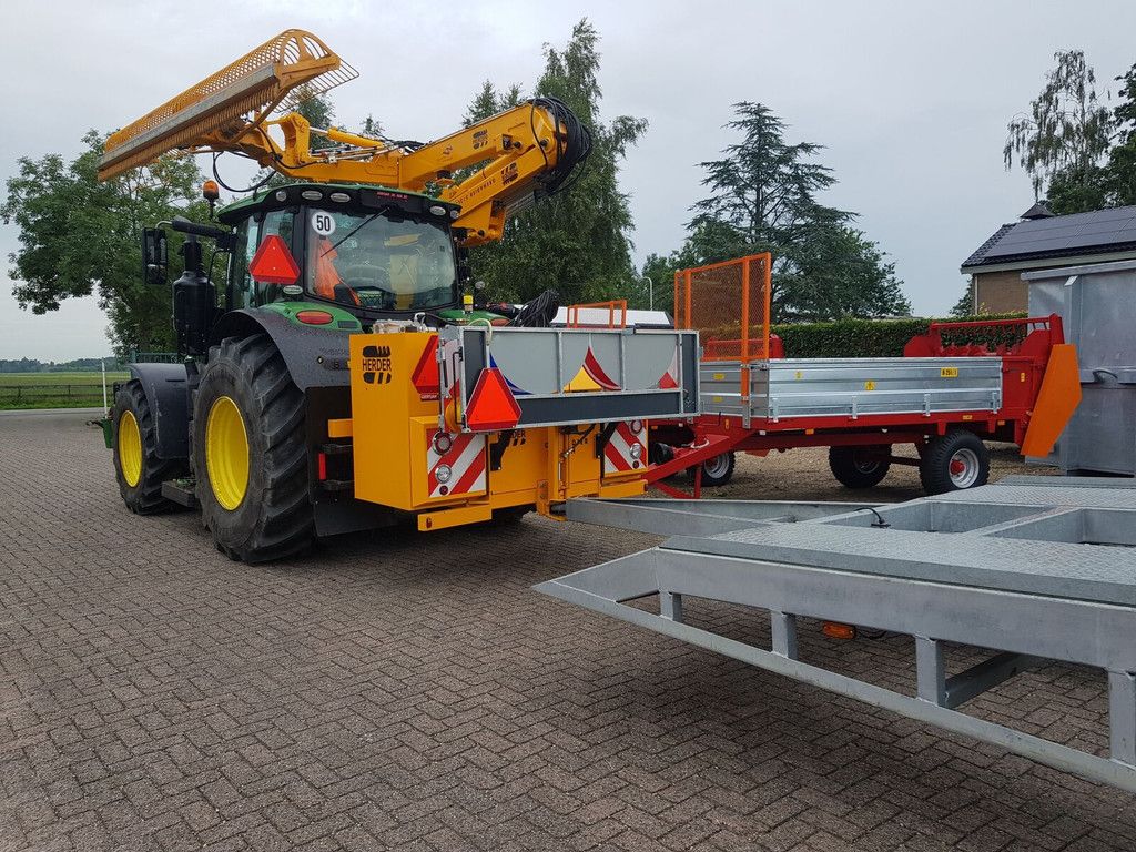 Mobiele Aagomac slootbrug car transporter trailer