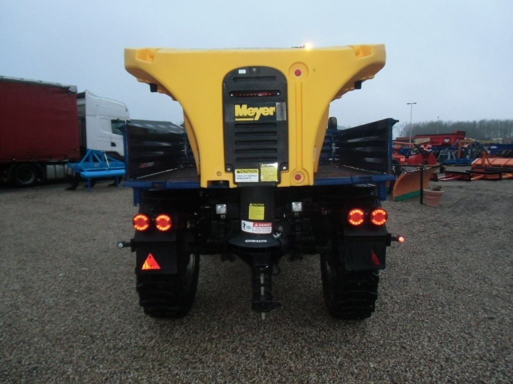 Meyer sneeuwschuiven en zoutstrooiers