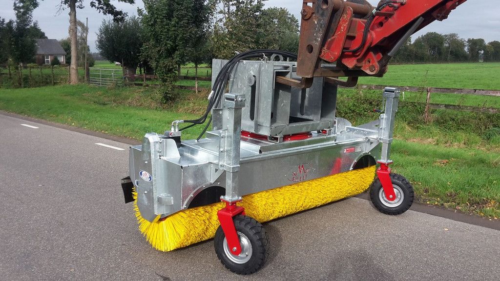 Loonwerkersveegmachine sweeper brush