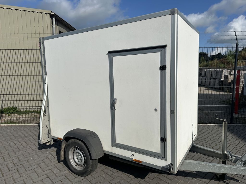 Onbekend GESLOTEN AANHANGWAGEN