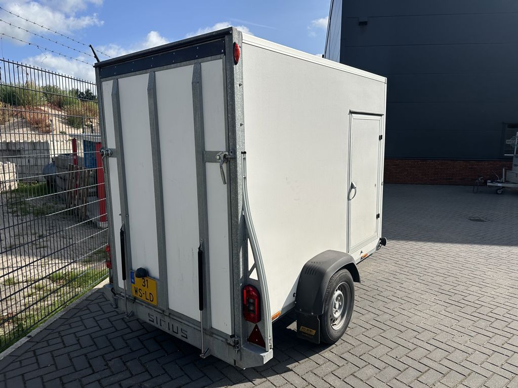 Onbekend GESLOTEN AANHANGWAGEN