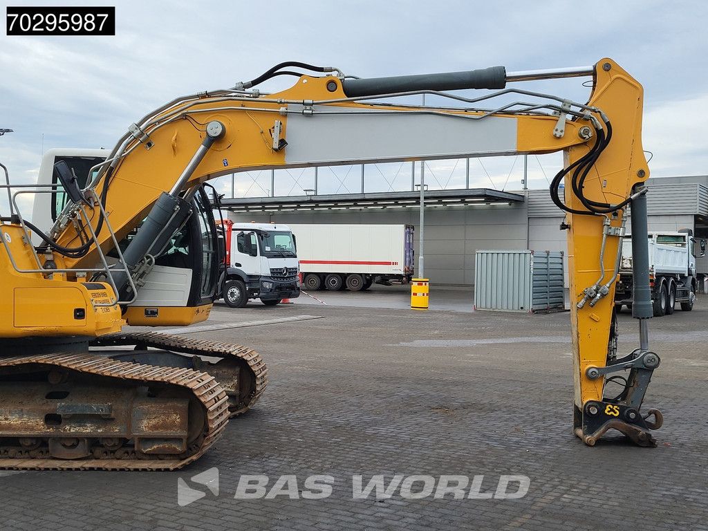 Liebherr Select R922 LC