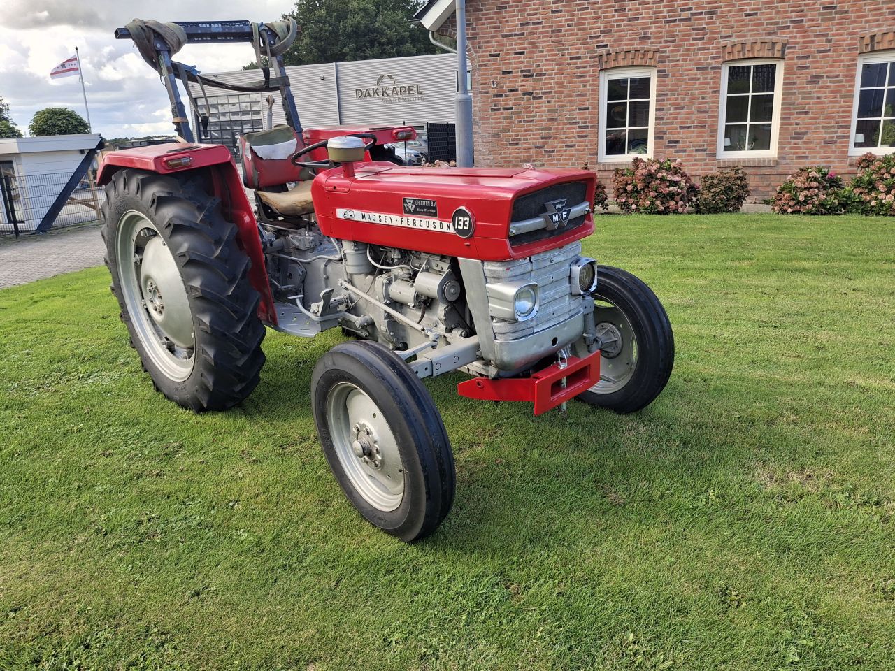 Massey ferguson 133