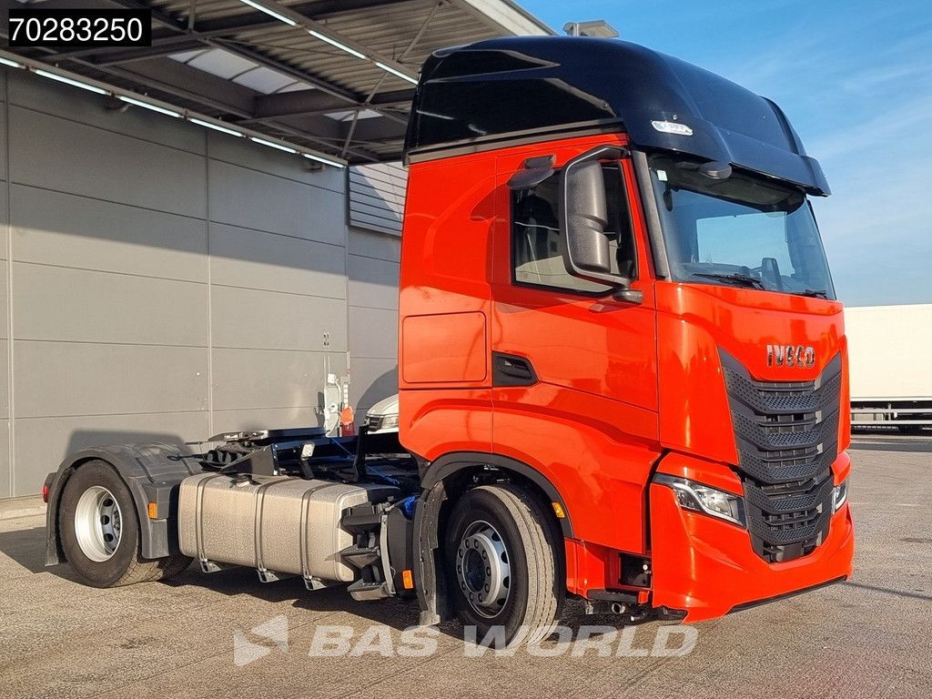 Iveco S-Way 490 4X2 DAMAGED! chassis bent 2x Tanks LED Navi Euro 6
