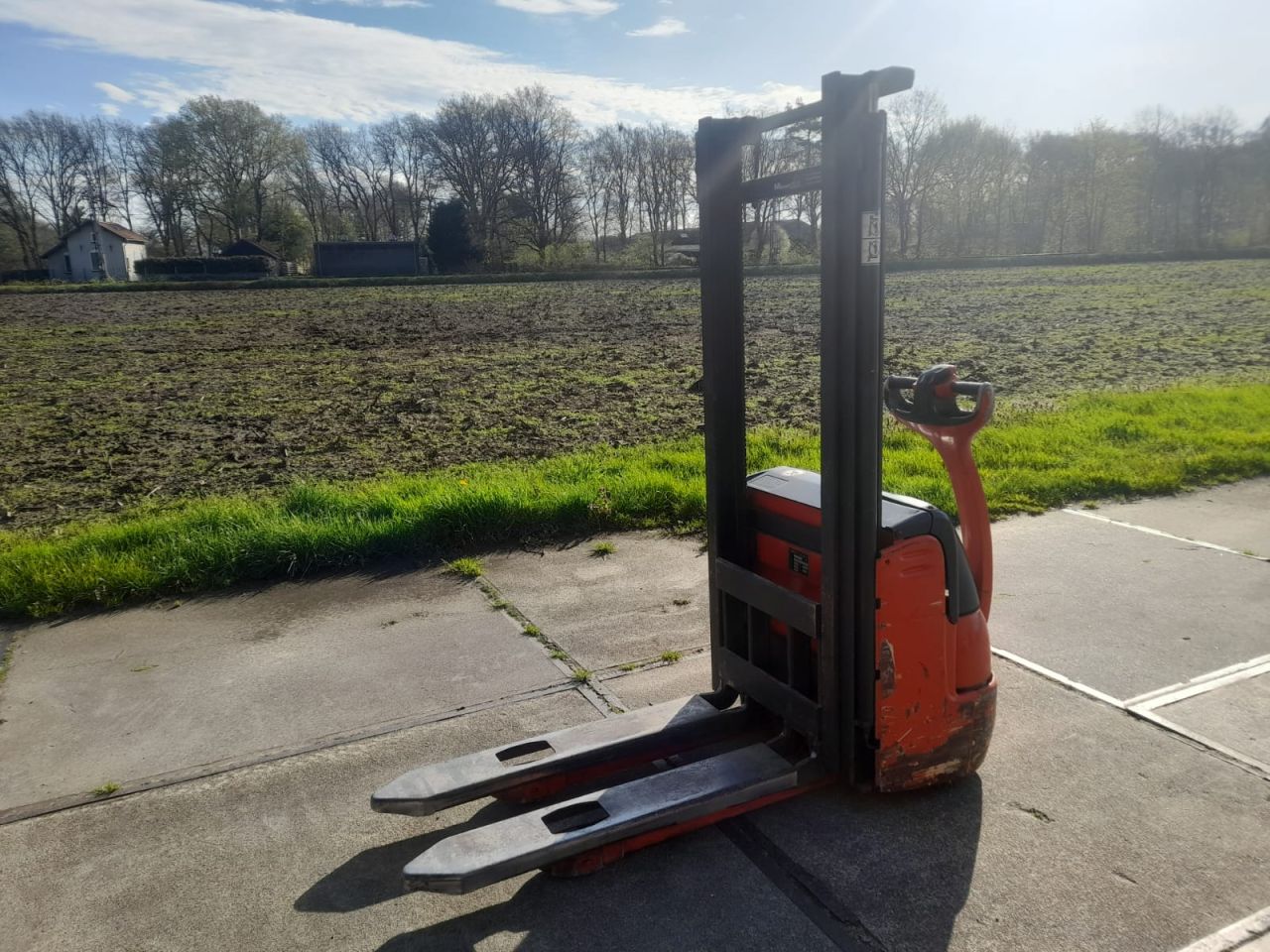 Linde stapelaar L10