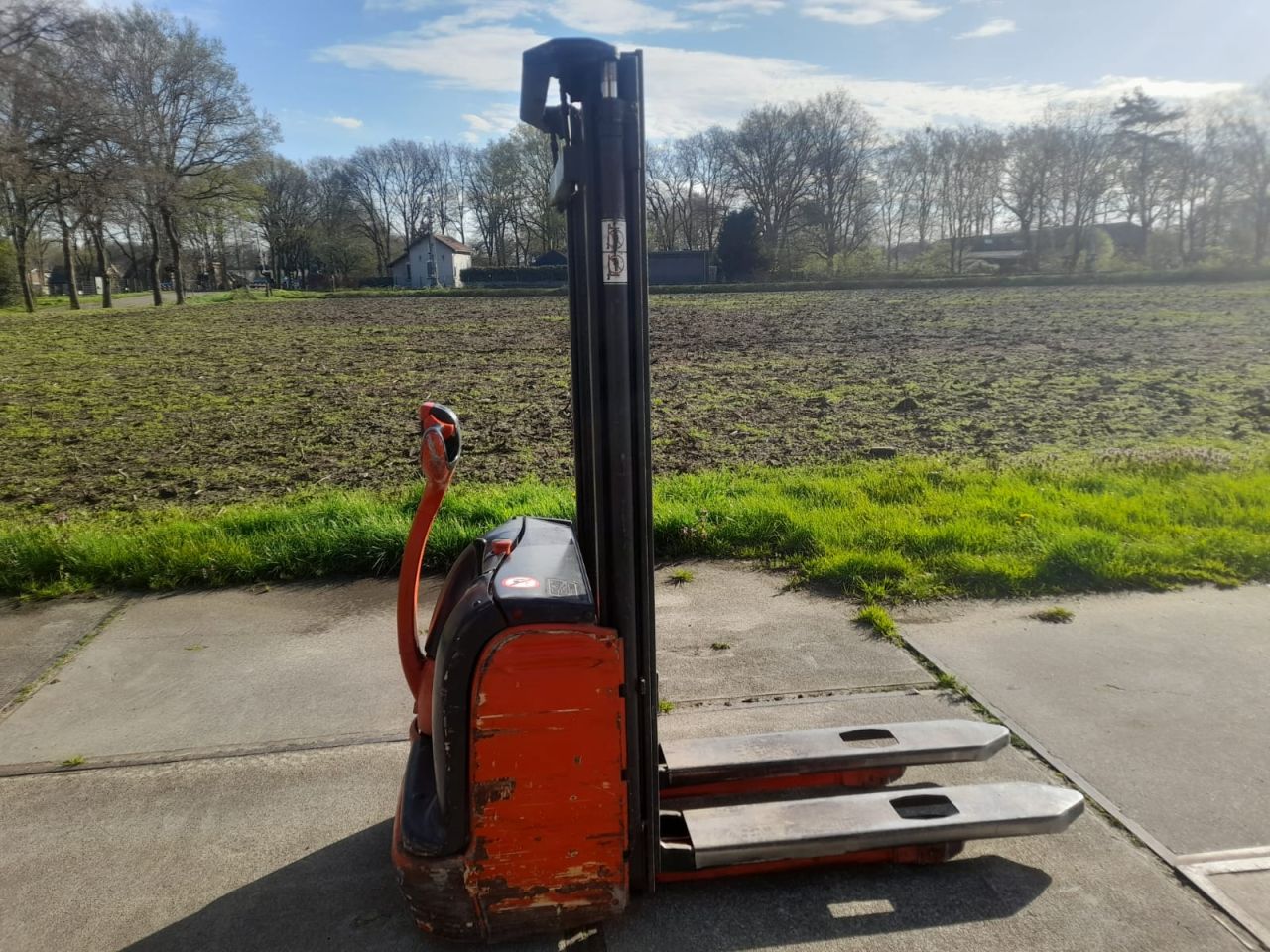 Linde stapelaar L10