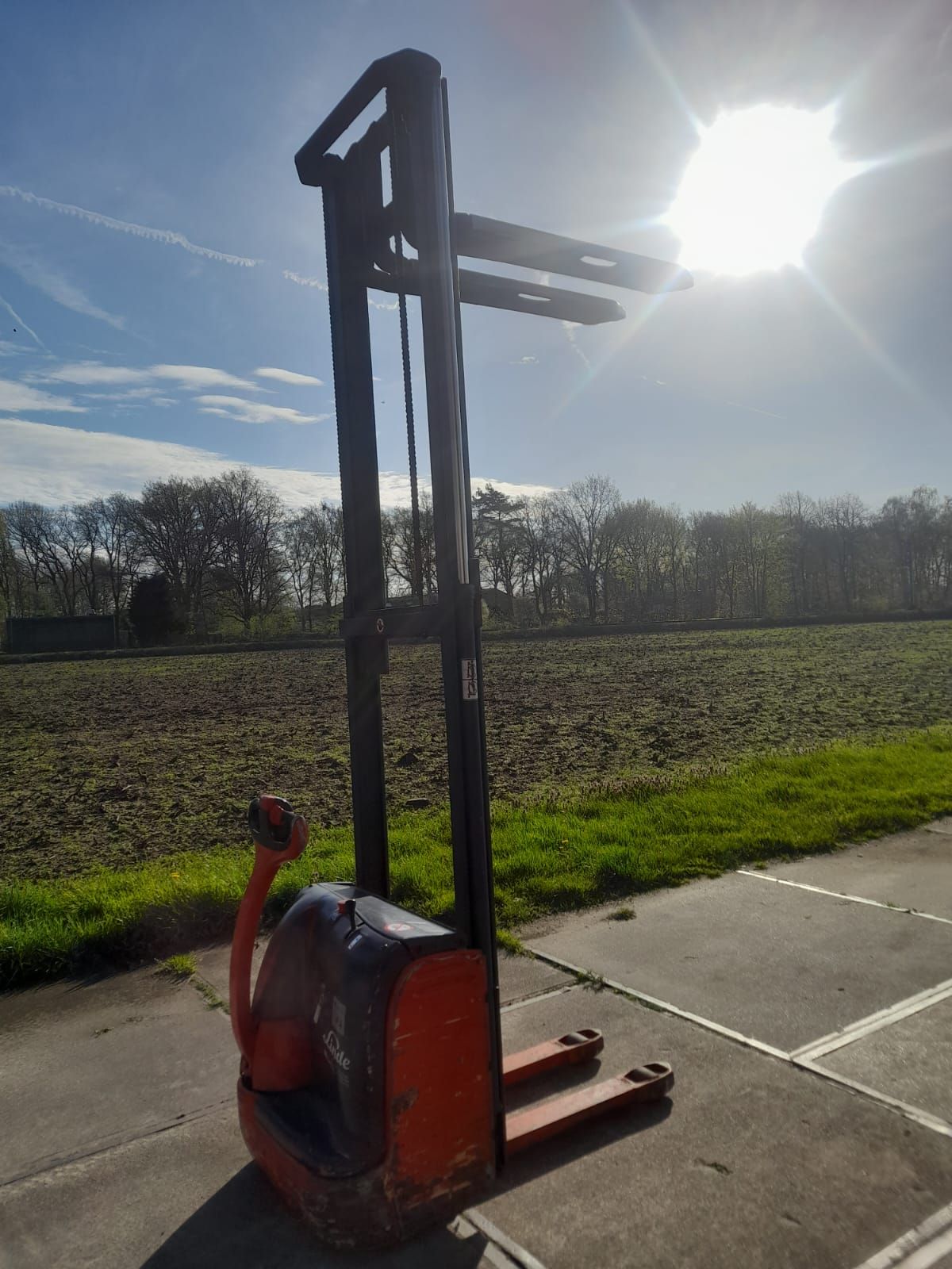 Linde stapelaar L10