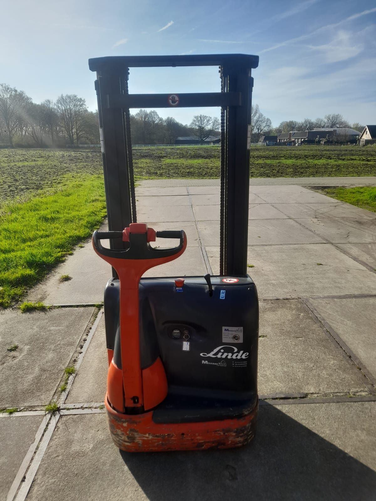 Linde stapelaar L10