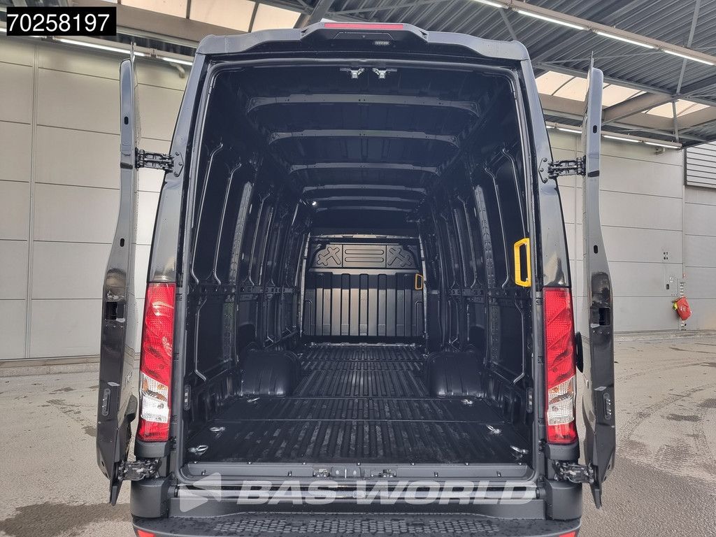 Iveco Daily 35C21 3.0L Automaat L4H2 210PK Dubbellucht 2025-Model 3,5t Trekvermogen ACC LED CarPlay Camera Parkeersensoren 16m3 Euro6 L4 Long 16m3 A/C