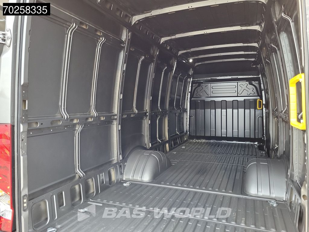 Iveco Daily 35C21 3.0L Automaat 210PK L3H2 2025-Model Dubbellucht 3,5t Trekvermogen ACC LED CarPlay Camera Parkeersensoren Velgen 16m3 Euro6 L4H2 16m3 A/C