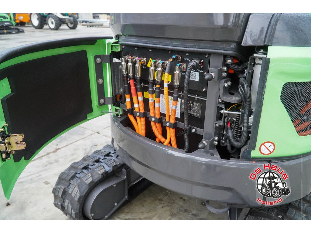 XCMG XE27E CR-EV