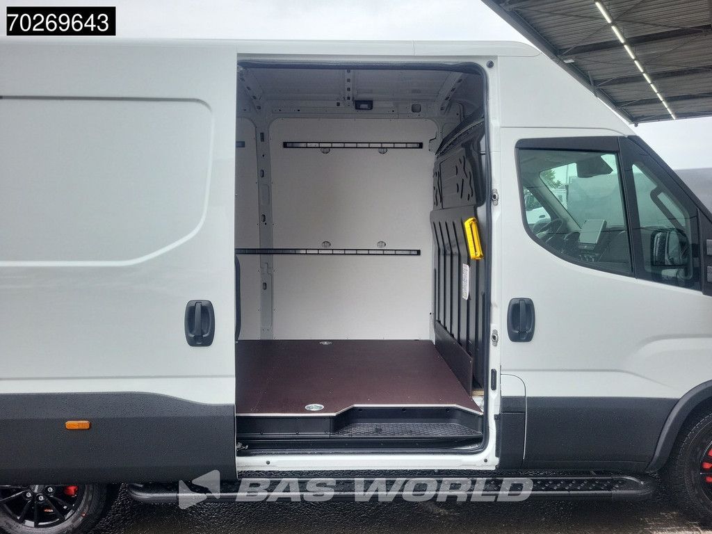 Iveco Daily 35S21 3.0L Automaat Black Edition 2025 model L2H2 Trekhaak Tacho ACC LED CarPlay Velgen Camera 12m3 Klima AHK