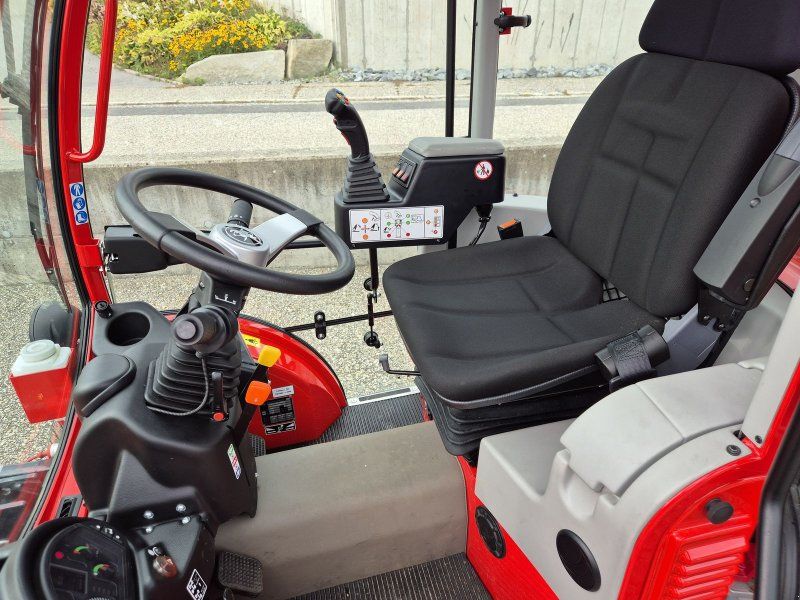 Antonio Carraro SP 4800 Traktor Schlepper Holder Winterdienst