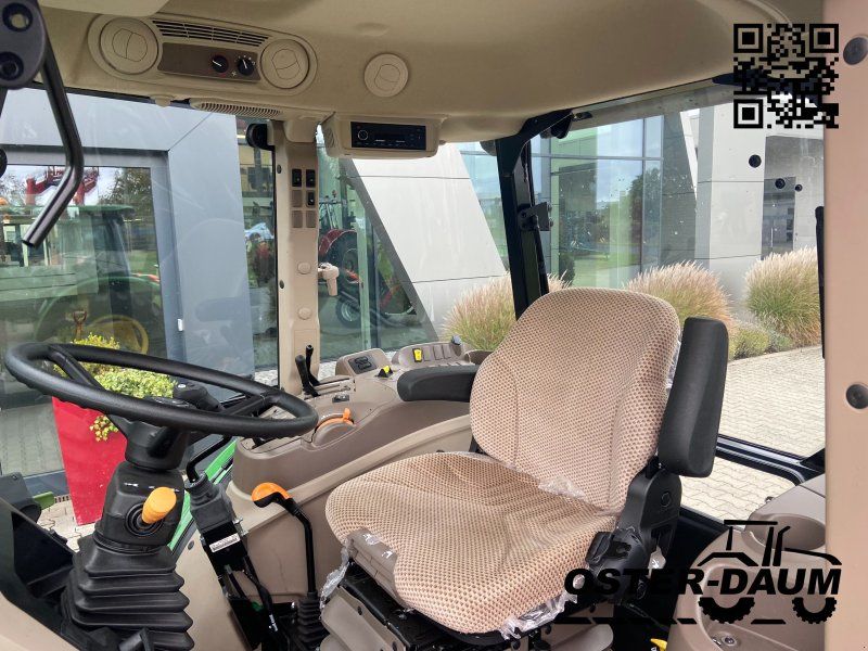 John Deere 5058E