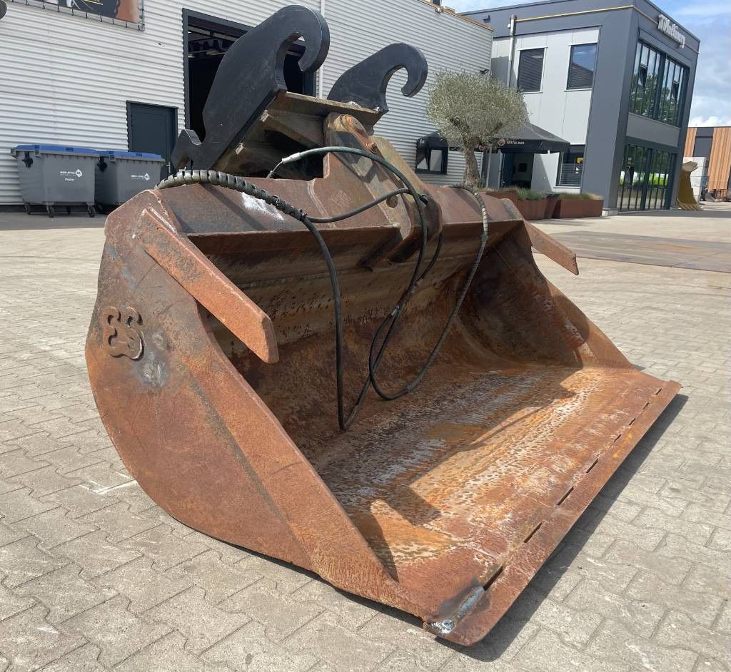 Eurosteel CW45 Kantelbak - Tiltingbucket - Schwenkloffel
