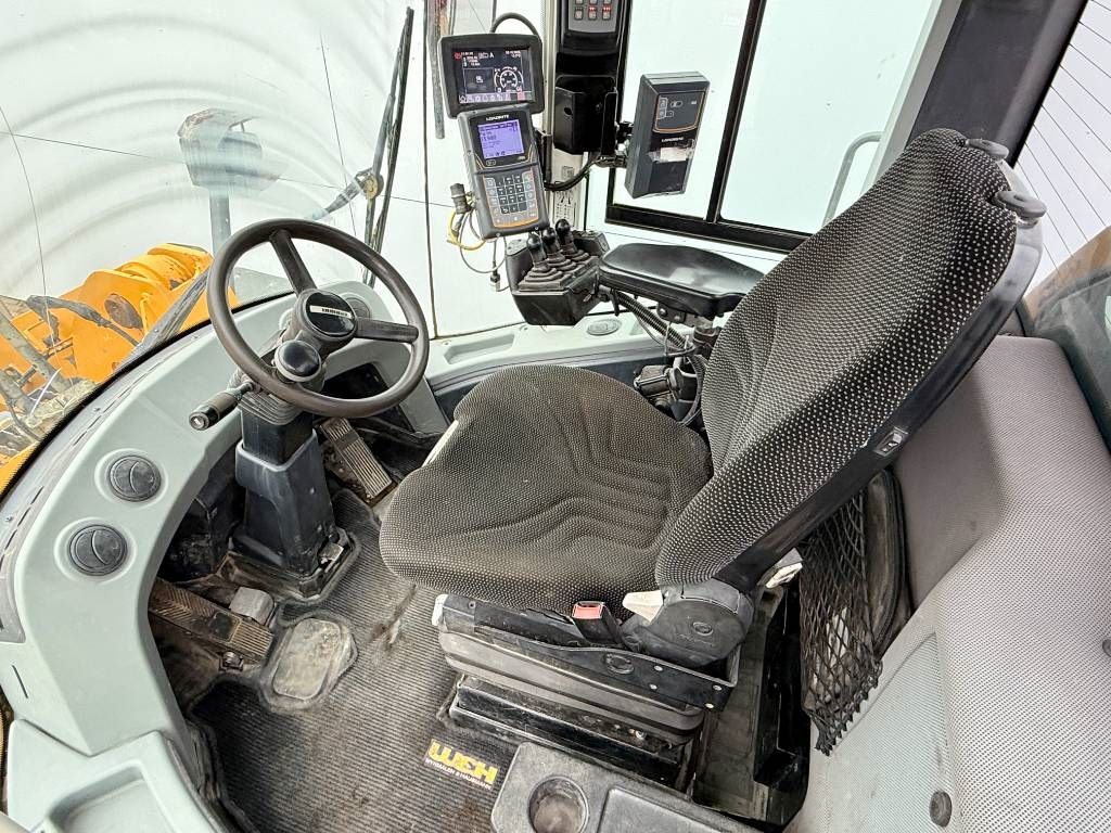 Liebherr L550 X-Power - Quick Coupler / Automatic Greasing