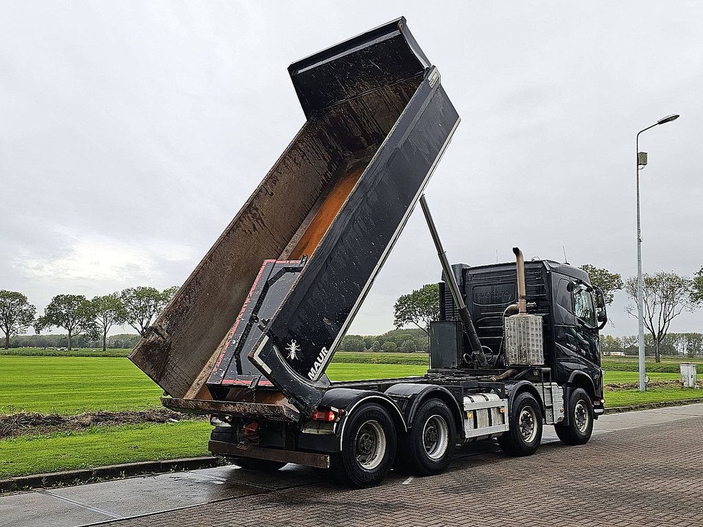 VOLVO FH 16.750 8x4 boogie lift ret.