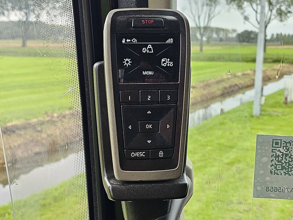 VOLVO FH 16.750 8x4 boogie lift ret.