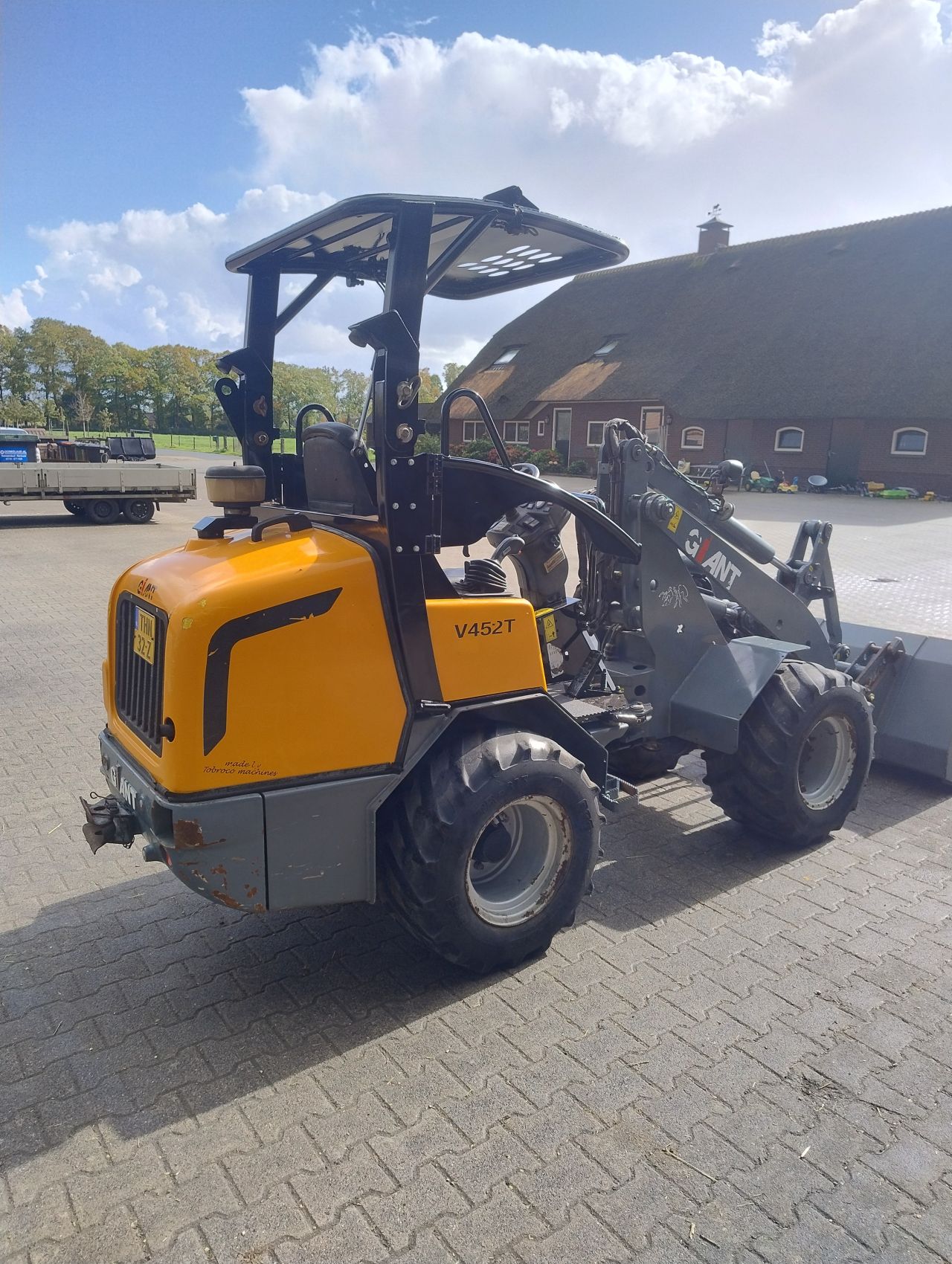 Giant V452T
