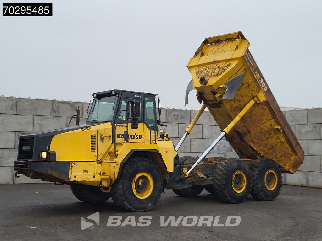 Komatsu HM300-2