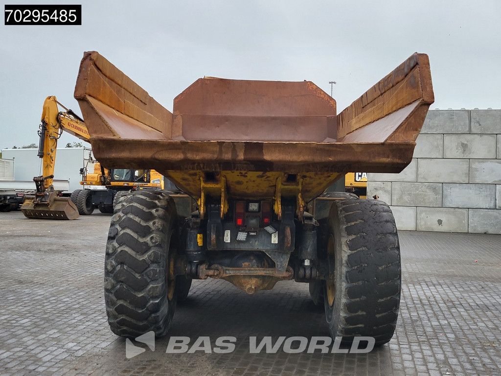 Komatsu HM300-2