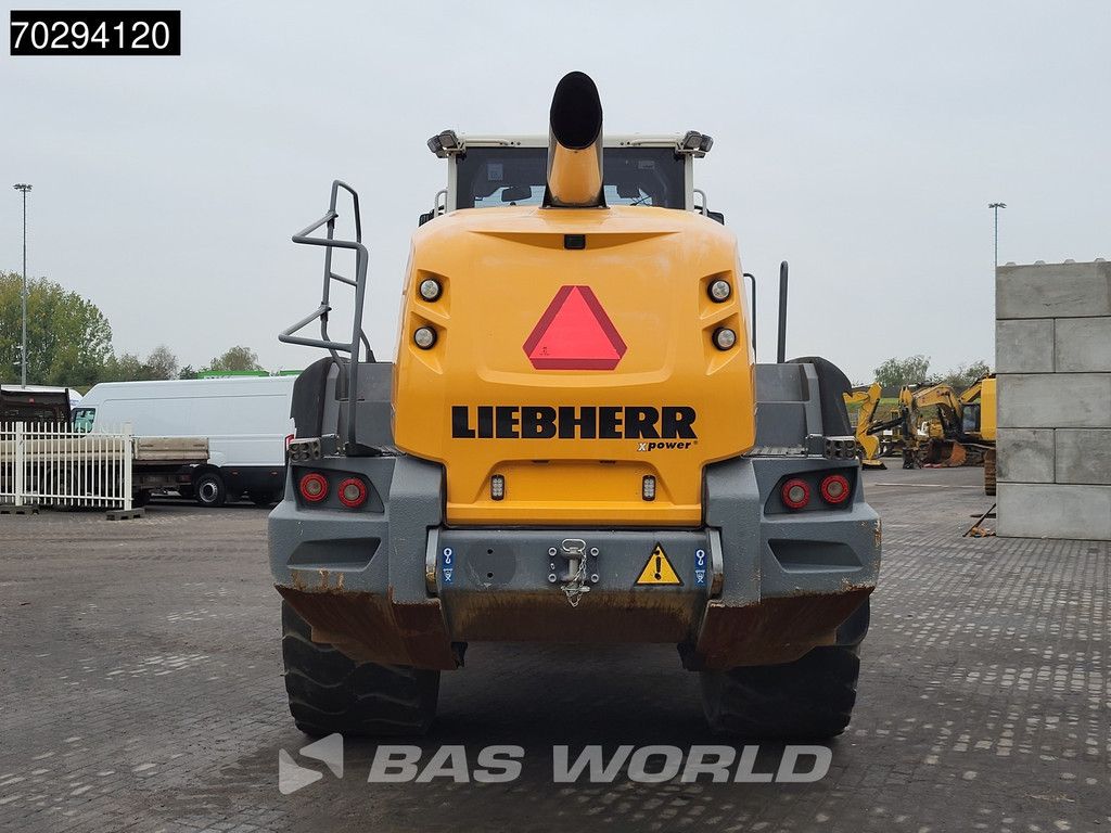 Liebherr L576
