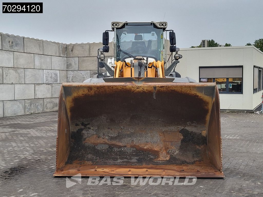 Liebherr L576