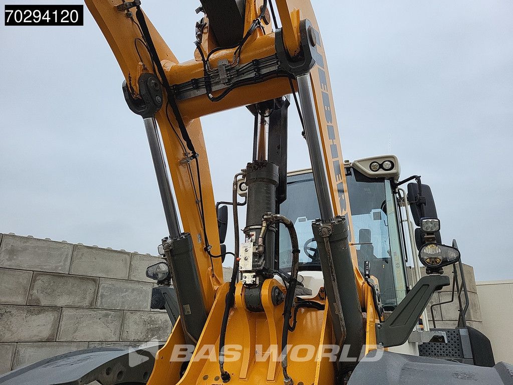 Liebherr L576