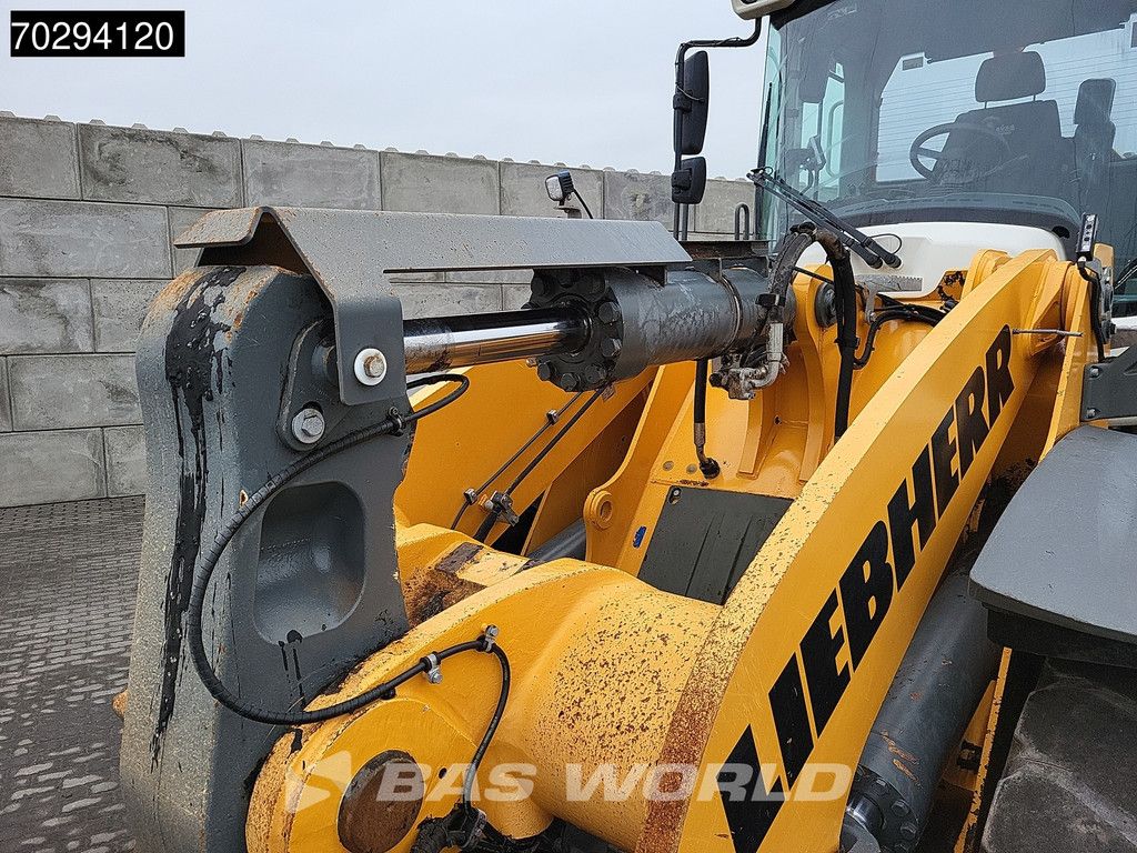 Liebherr L576