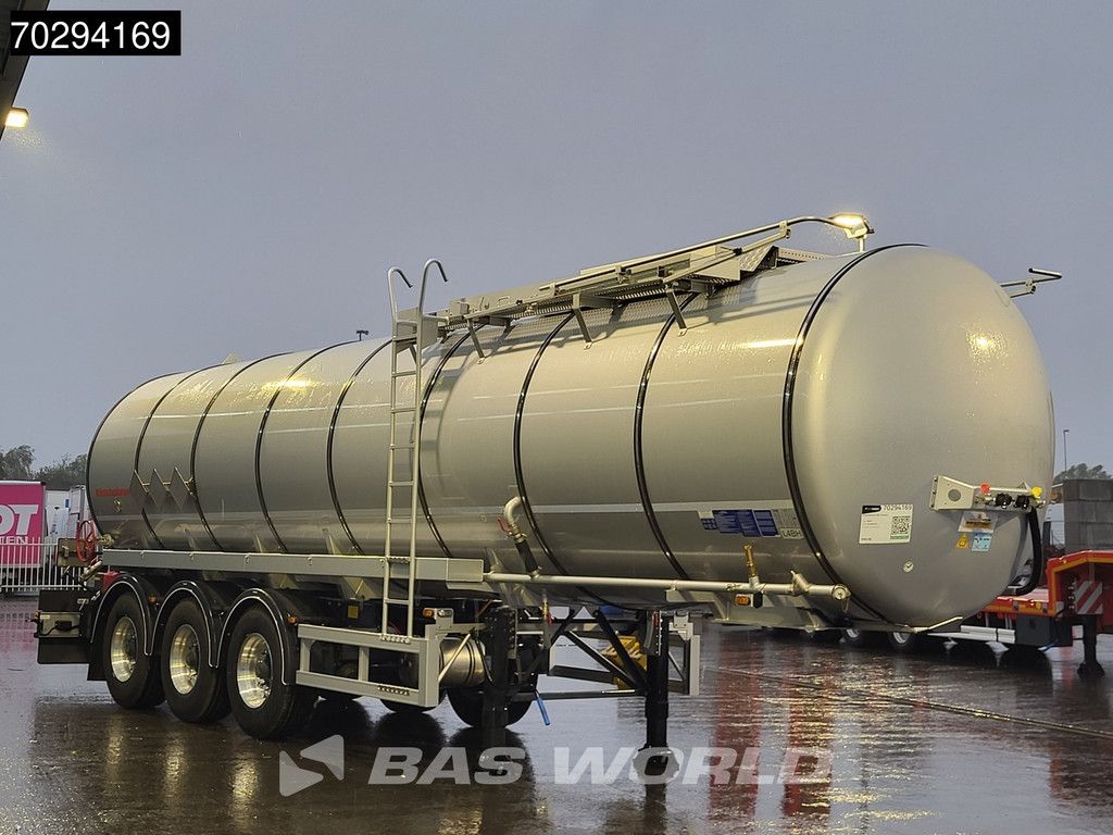 Kässbohrer STS 3 axles New! 32.000L Bitumen