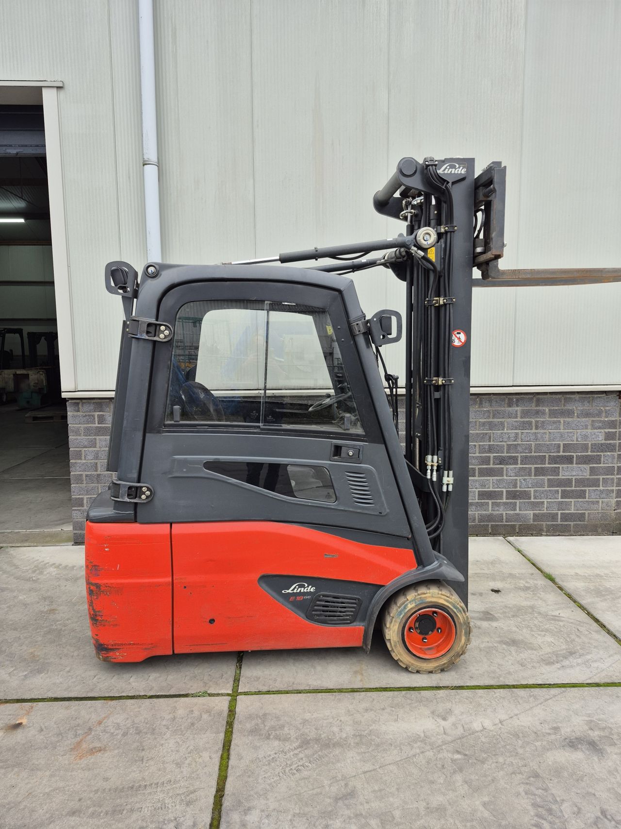 Linde E18L-02 triplex sideshift bj 2015 7727 uur accu 89%