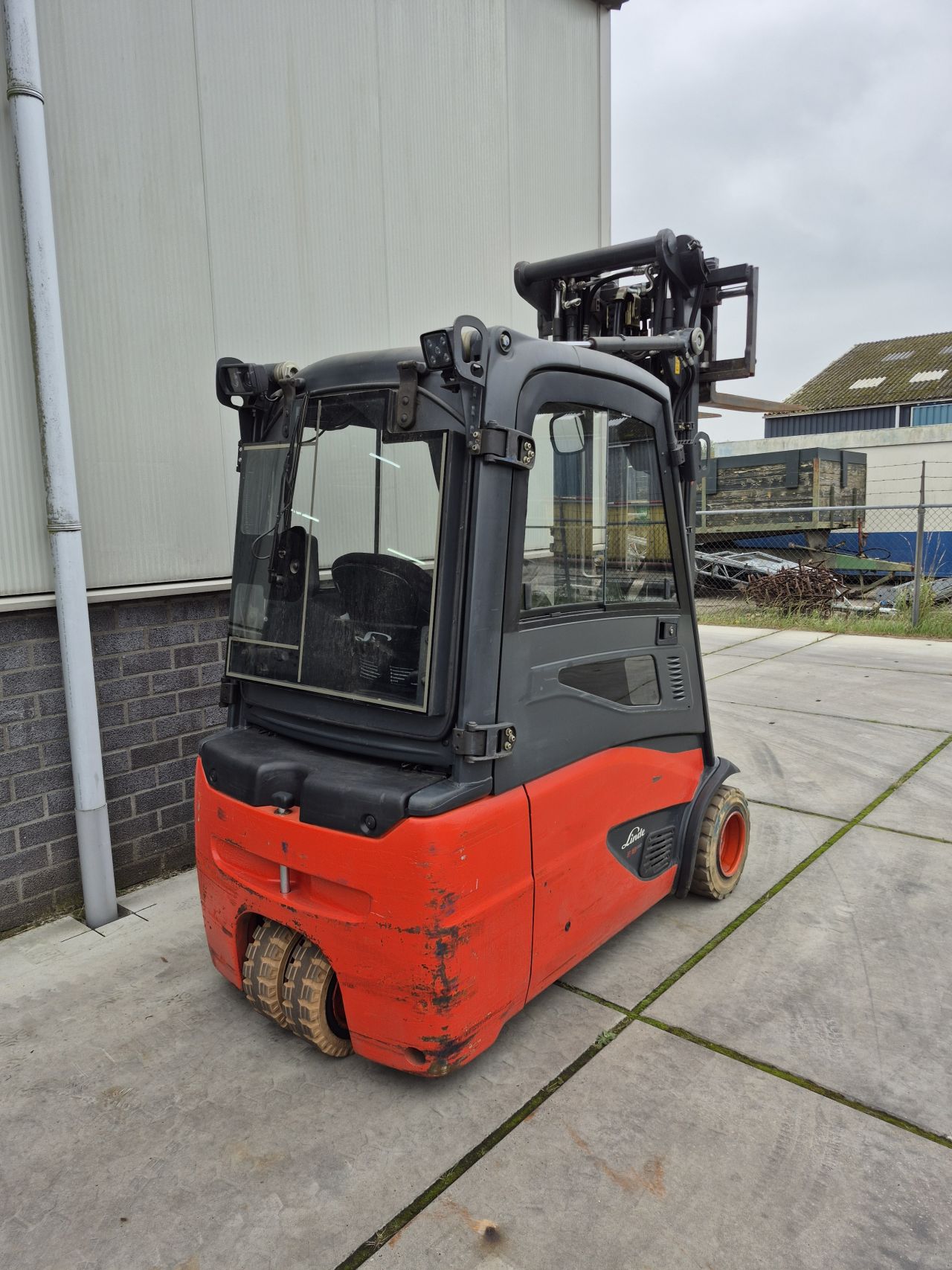 Linde E18L-02 triplex sideshift bj 2015 7727 uur accu 89%