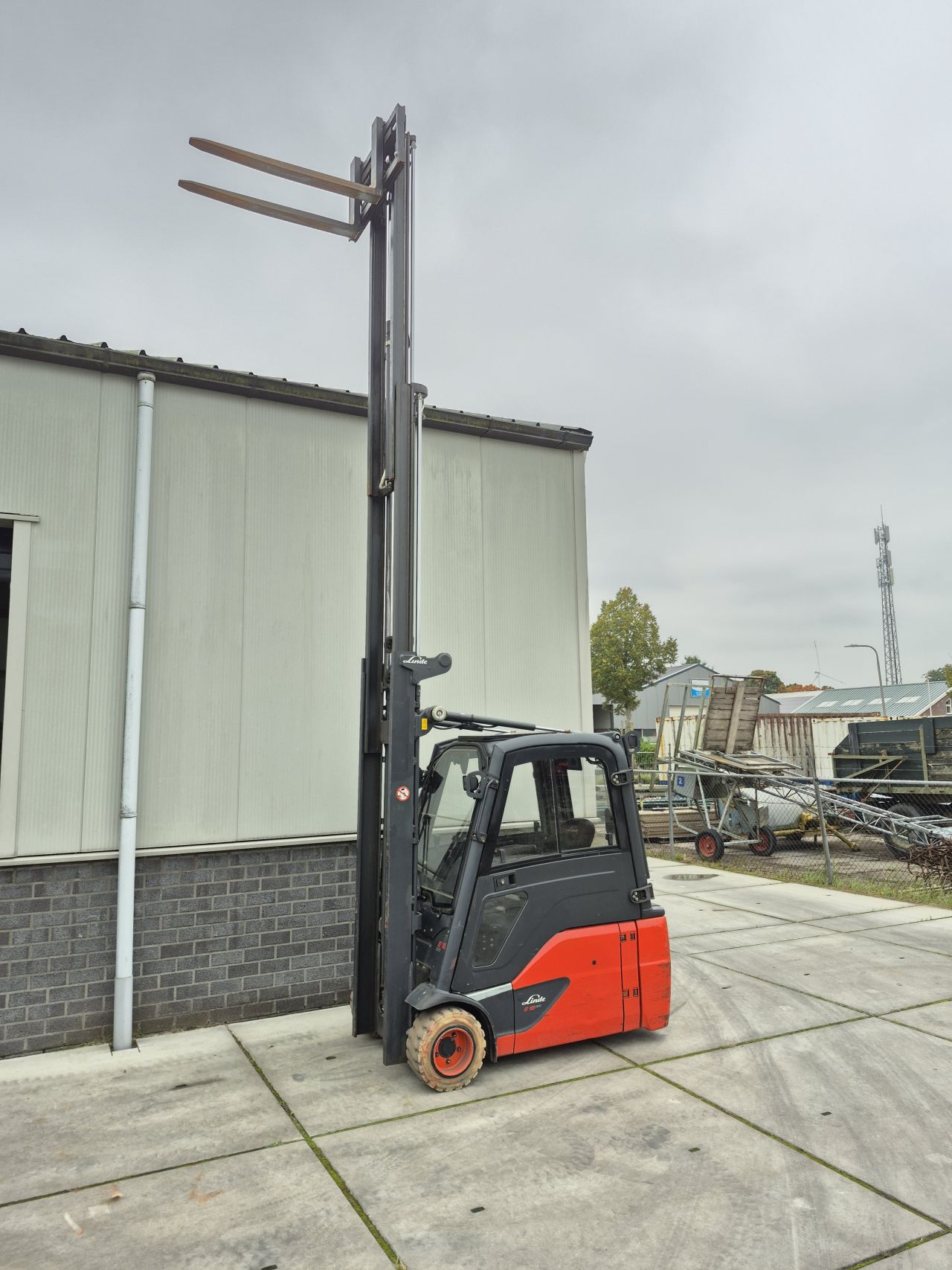 Linde E18L-02 triplex sideshift bj 2015 7727 uur accu 89%