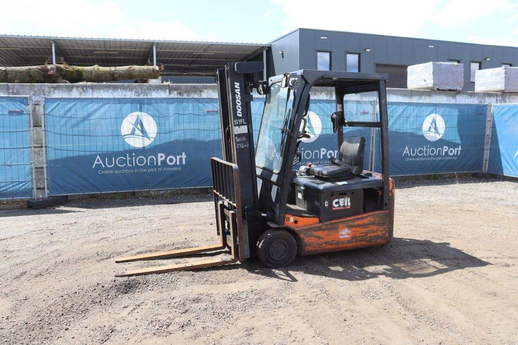 Doosan B15T-5 Elektro-Gabelstapler 1500 kg 3,3 m 2011