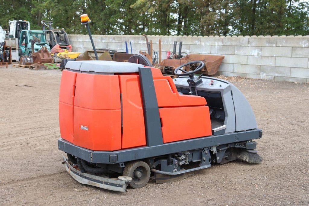 Hako B310RCL Electric Sweeper