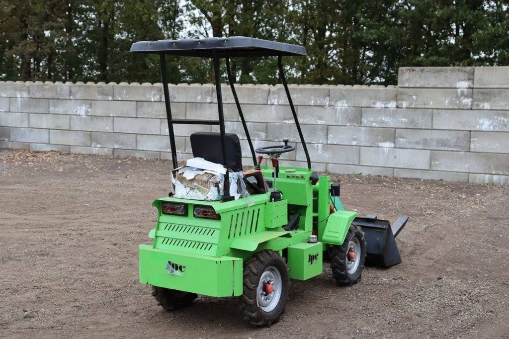 JPC Electric articulated loader