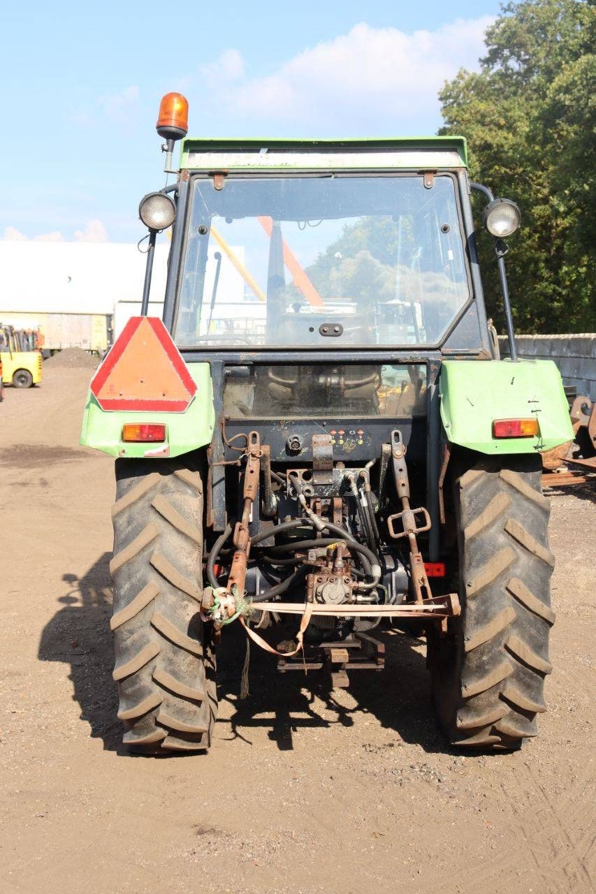 Traktor Deutz Fahr D1066/4-S Diesel 60 PS mit Kehrbürste