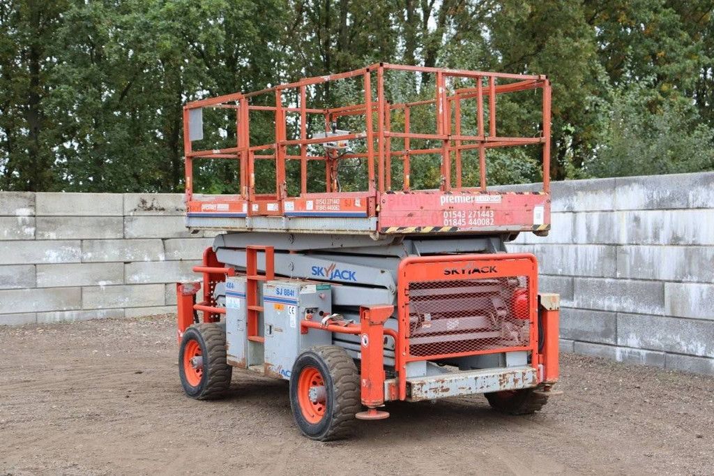 Scissor lift SkyJack SJ8841 LPG 14.5m 2009