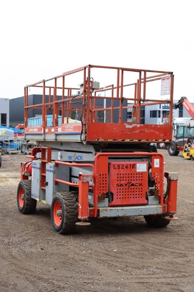 Scissor lift SkyJack SJ8841 LPG 14.5m 2009