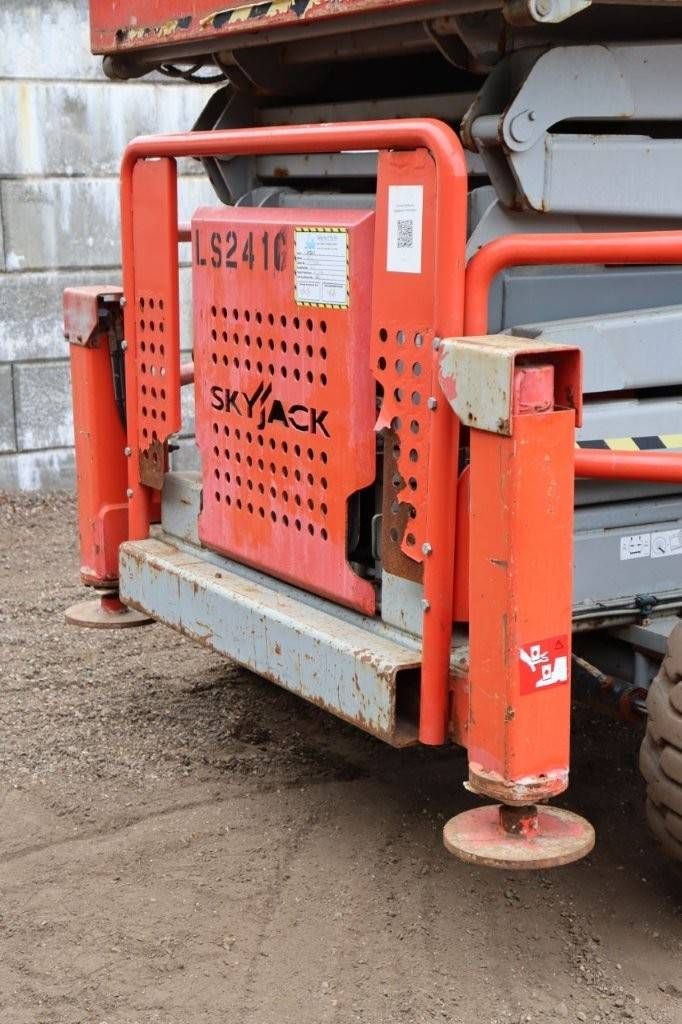 Scissor lift SkyJack SJ8841 LPG 14.5m 2009