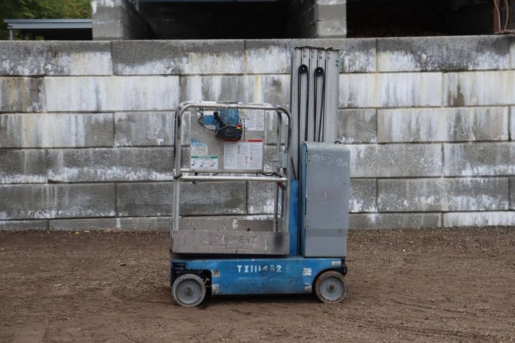 Genie GR20 Electric Mast Lift 8m 2011