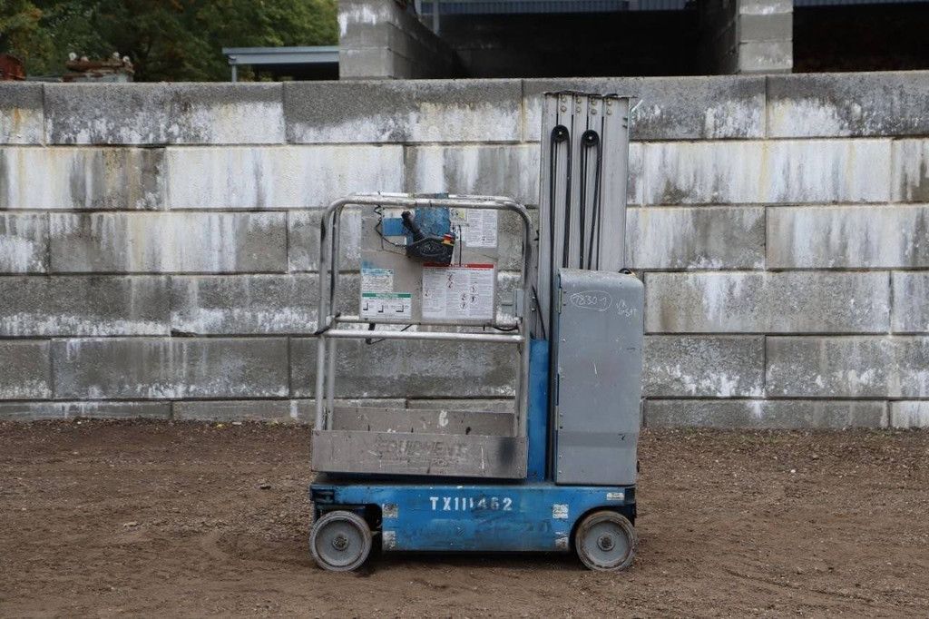 Genie GR20 Electric Mast Lift 8m 2011