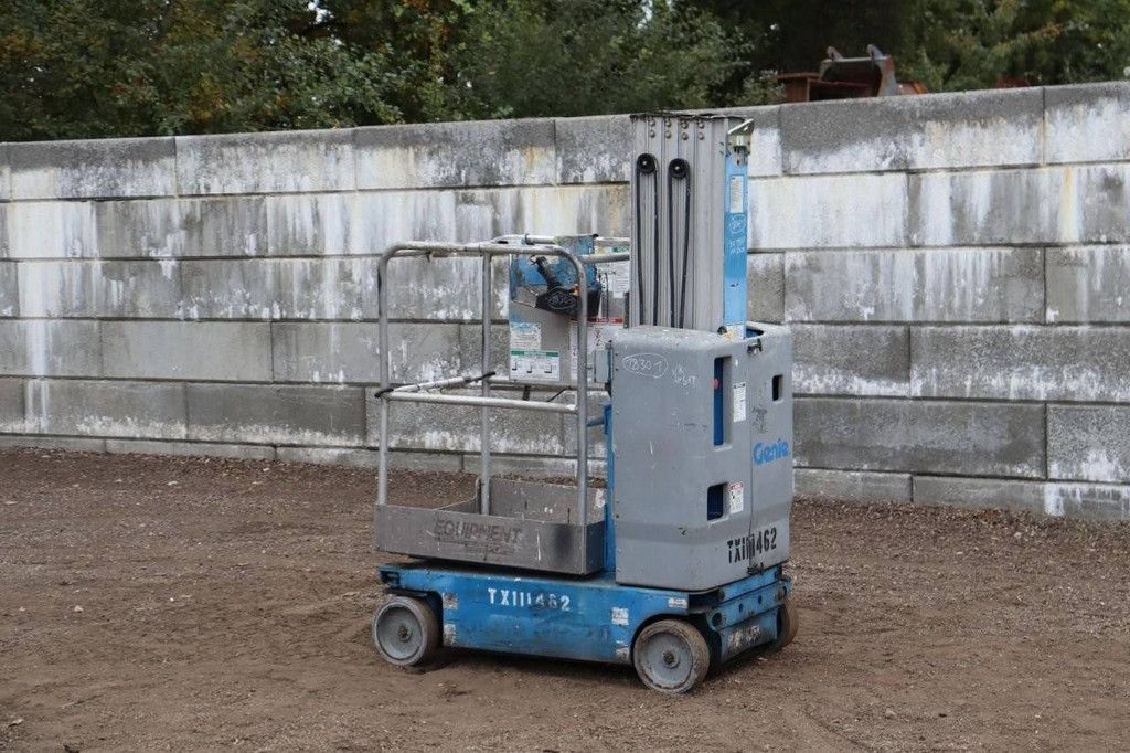Genie GR20 Electric Mast Lift 8m 2011