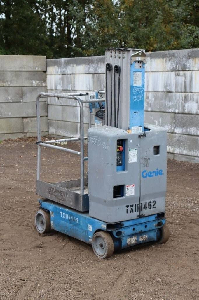 Genie GR20 Electric Mast Lift 8m 2011