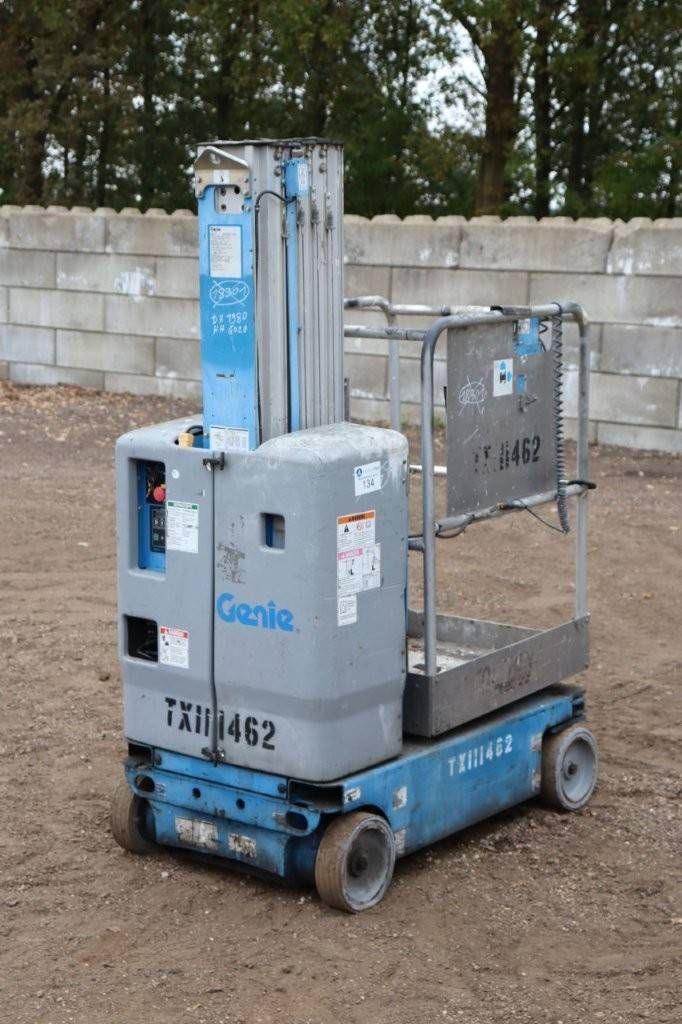 Genie GR20 Electric Mast Lift 8m 2011
