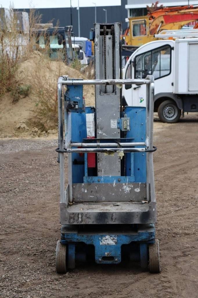 Genie GR20 Electric Mast Lift 8m 2011