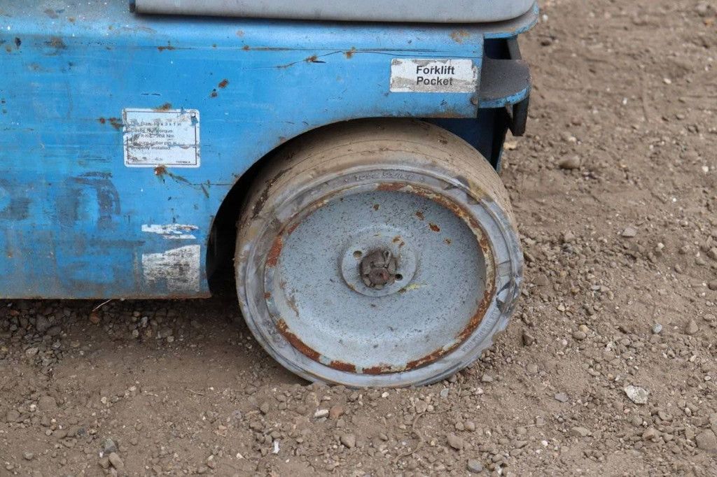 Genie GR20 Electric Mast Lift 8m 2011