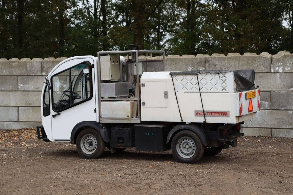 Cleaning machine Goupil G3 Electricity 2013